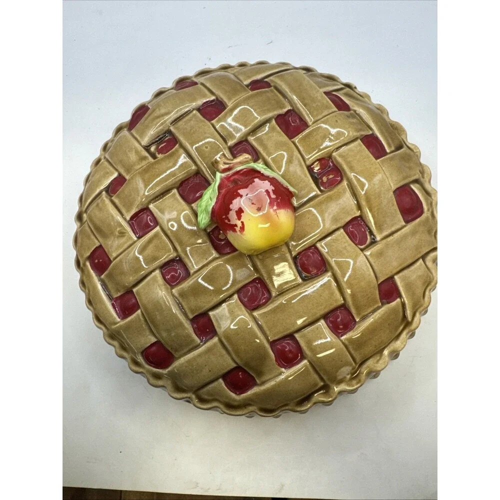 Ceramic Round Pie Dish with Lattice Lid and Apple Pie Recipe , Two-Piece Set